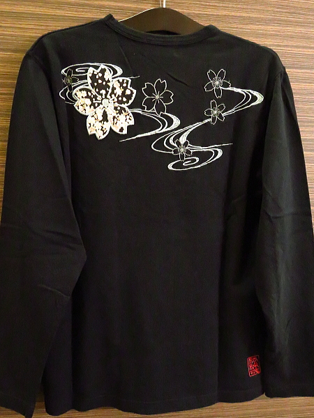 桜Vネック長袖Tシャツ(黒)